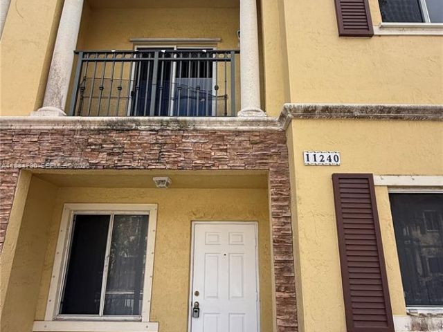 3-bedroom home for rent in Miami - 11240 SW 230th Ter 11240 - MondialRealty