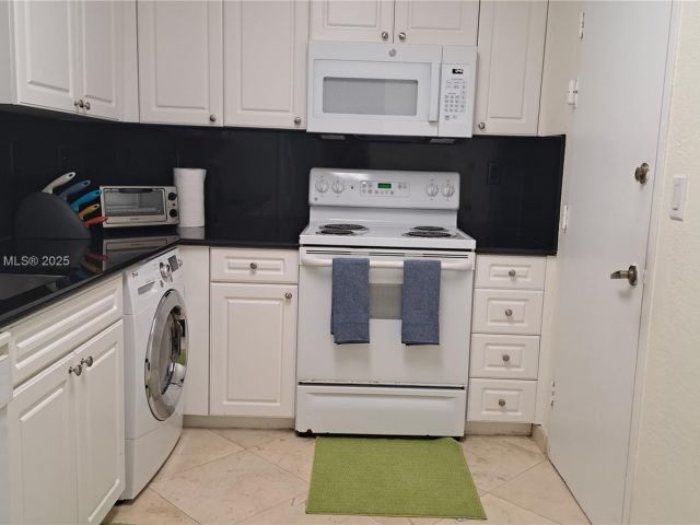 Apartment for rent  Unit #1021 - photo 6578427