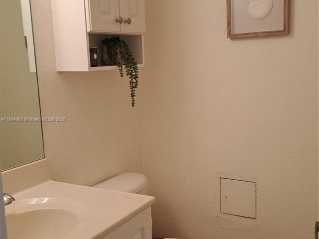 Apartment for rent  Unit #1021 - photo 6578429