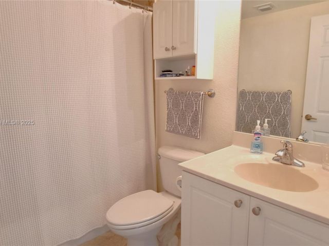 Apartment for rent  Unit #1021 - photo 6578434