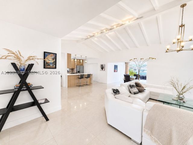 4-bedroom home for rent in Fort Lauderdale - 2830 NE 56 ct - MondialRealty