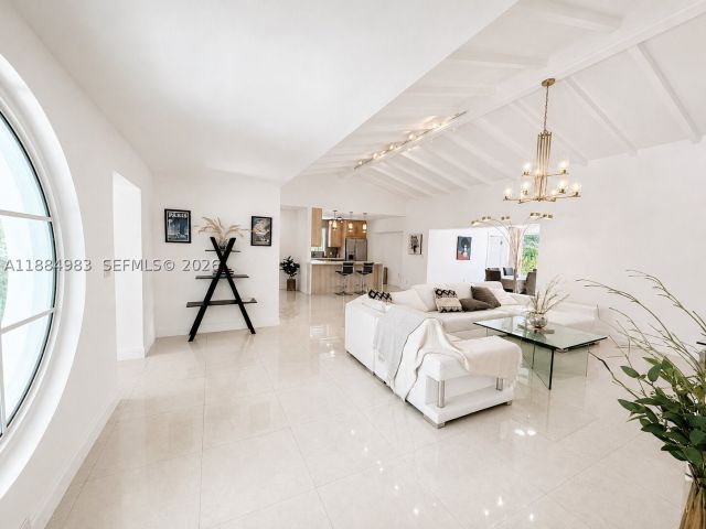 4-bedroom home for rent in Fort Lauderdale - 2830 NE 56 ct - MondialRealty