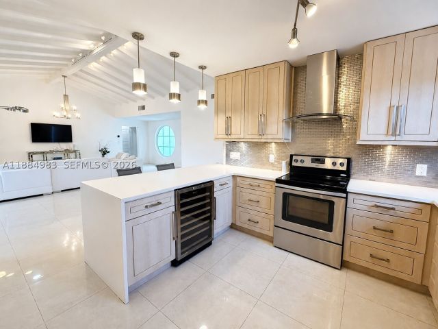 4-bedroom home for rent in Fort Lauderdale - 2830 NE 56 ct - MondialRealty