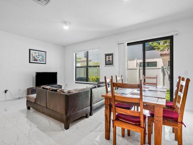 Home for rent at 4111 Plum Tree Lane - photo 6578476