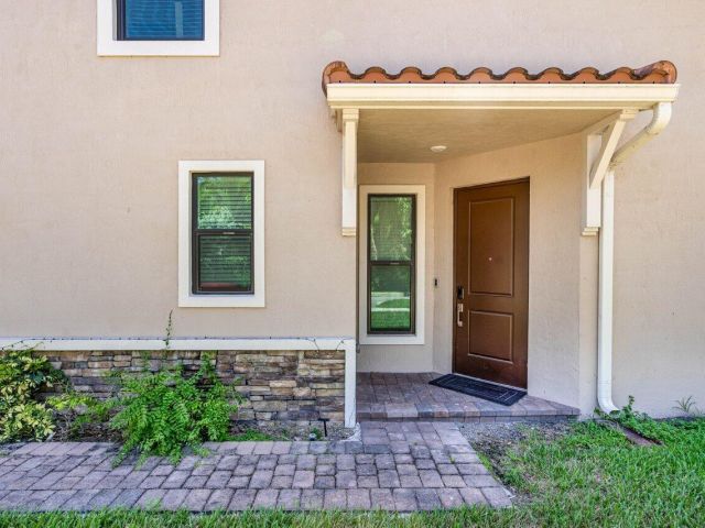 Home for rent at 4111 Plum Tree Lane - photo 6578483