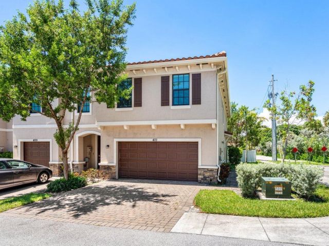 Home for rent at 4111 Plum Tree Lane - photo 6578485