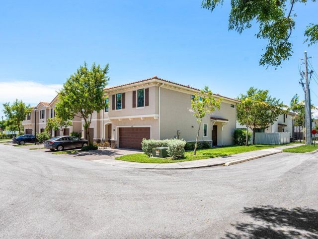 Home for rent at 4111 Plum Tree Lane - photo 6578486