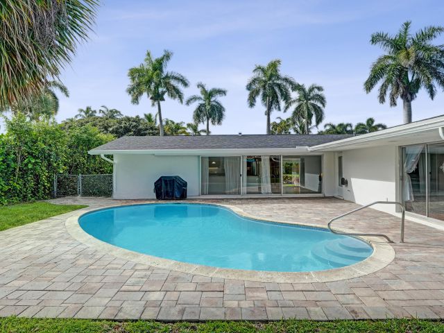 Home for sale at 811 W Royal Palm Road - photo 6776732