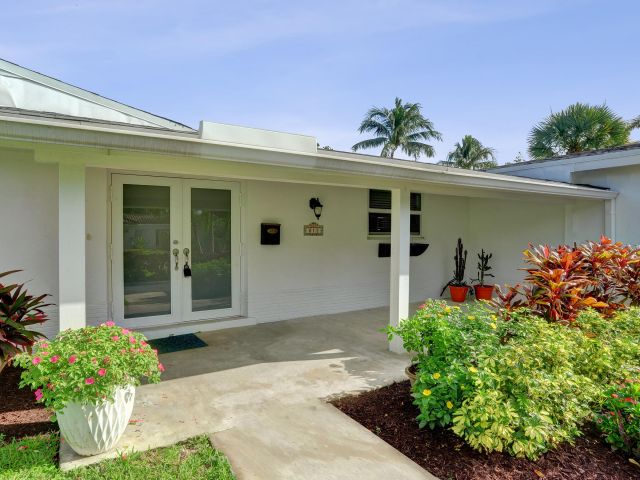 Home for sale at 811 W Royal Palm Road - photo 6776733