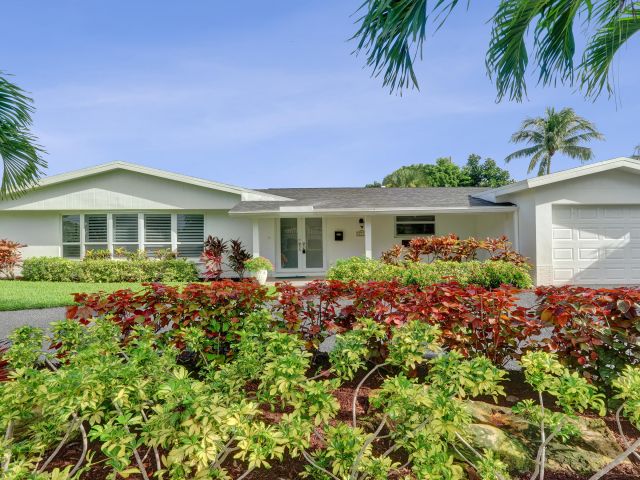 Home for sale at 811 W Royal Palm Road - photo 6776734