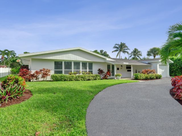 Home for sale at 811 W Royal Palm Road - photo 6776735