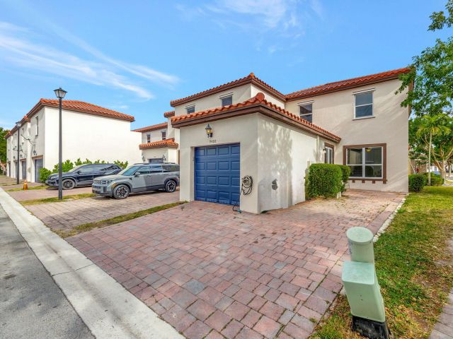 Home for rent at 9480 SW 171st Avenue - photo 6627450