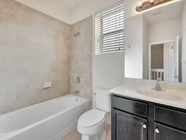 Home for rent at 9480 SW 171st Avenue - photo 6627457