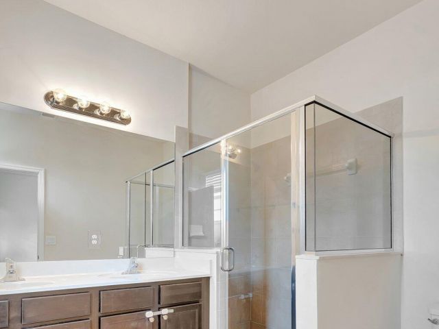 Home for rent at 9480 SW 171st Avenue - photo 6627458