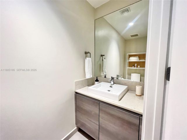 Apartment for sale  Unit #2206 - photo 6580756