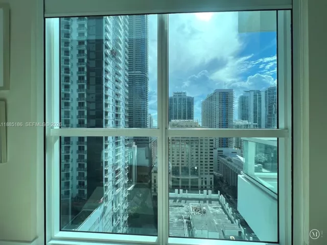 1-bedroom condo for sale in Miami - 1080 Brickell Ave 2206 - MondialRealty