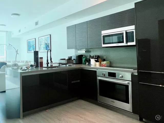 1-bedroom condo for sale in Miami - 1080 Brickell Ave 2206 - MondialRealty
