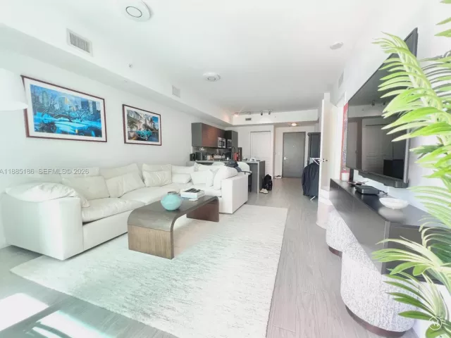 1-bedroom condo for sale in Miami - 1080 Brickell Ave 2206 - MondialRealty
