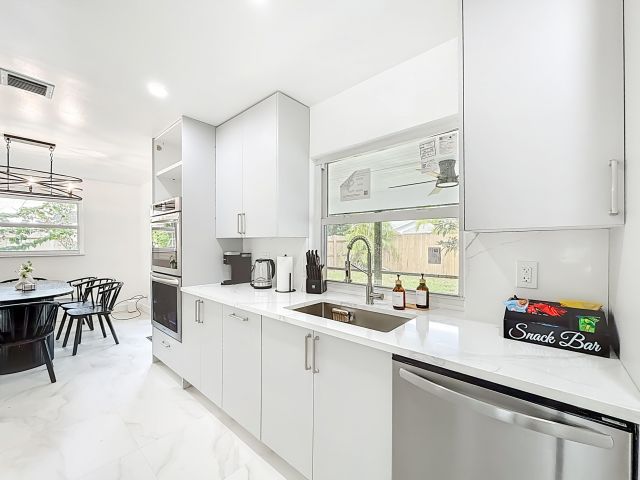 Home for rent at 635 Kingbird Circle - photo 6595062