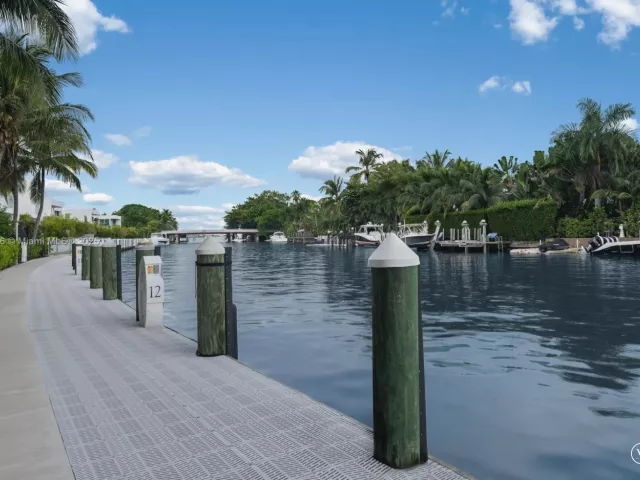 2-bedroom condo for sale in Miami Beach - 4701 N Meridian Ave 222 - MondialRealty