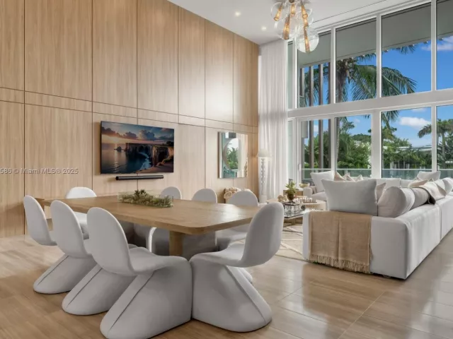 2-bedroom condo for sale in Miami Beach - 4701 N Meridian Ave 222 - MondialRealty