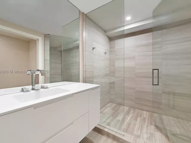 2-bedroom condo for sale in Miami Beach - 4701 N Meridian Ave 222 - MondialRealty