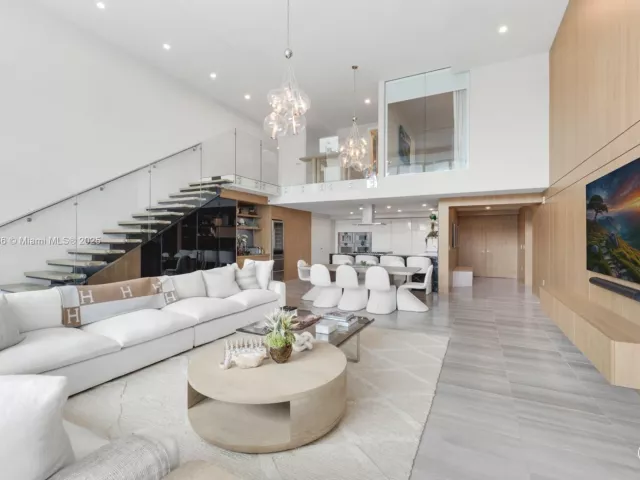 2-bedroom condo for sale in Miami Beach - 4701 N Meridian Ave 222 - MondialRealty