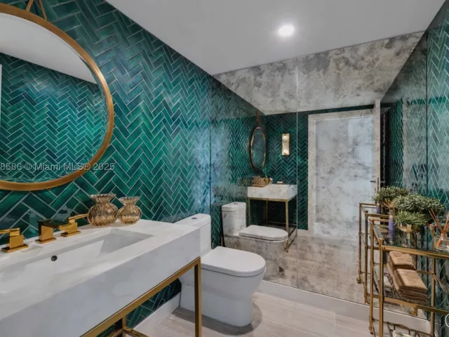2-bedroom condo for sale in Miami Beach - 4701 N Meridian Ave 222 - MondialRealty