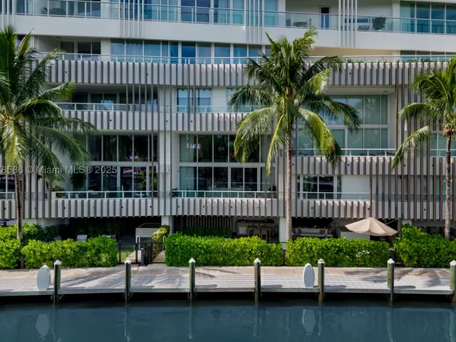 2-bedroom condo for sale in Miami Beach - 4701 N Meridian Ave 222 - MondialRealty