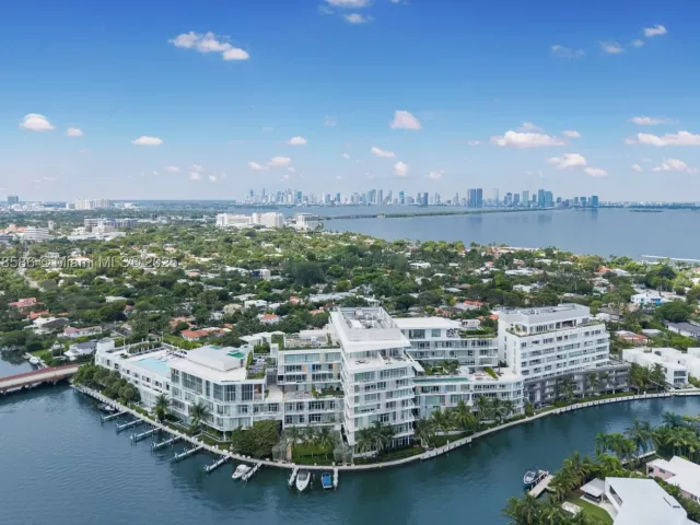 2-bedroom condo for sale in Miami Beach - 4701 N Meridian Ave 222 - MondialRealty