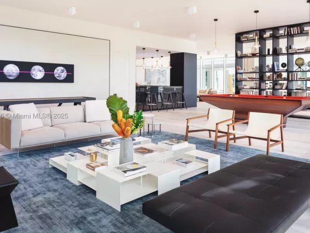 2-bedroom condo for sale in Miami Beach - 4701 N Meridian Ave 222 - MondialRealty
