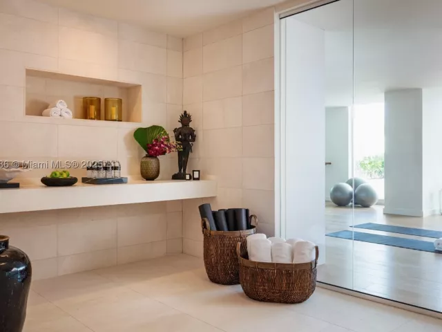 2-bedroom condo for sale in Miami Beach - 4701 N Meridian Ave 222 - MondialRealty