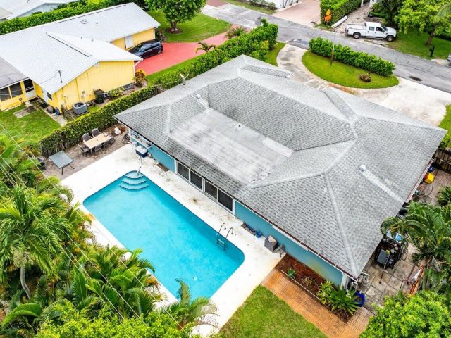 Home for rent at 15 NE 18th Street - photo 6594990