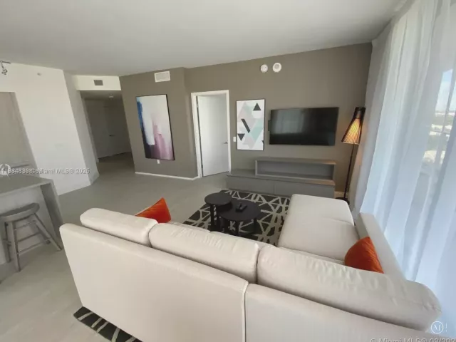 2-bedroom condo for sale in Hollywood - 4010 S Ocean Dr R401 - MondialRealty