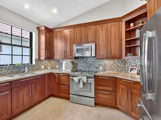 Home for rent at 5850 NW 21st Avenue - photo 6602256