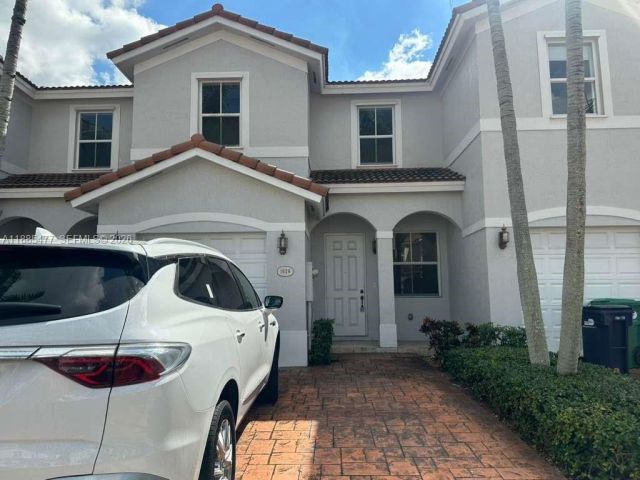 3-bedroom home for rent in Miami - 1026 NE 207th Ter 1026 - MondialRealty