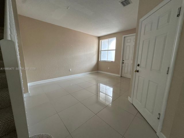3-bedroom home for rent in Miami - 1026 NE 207th Ter 1026 - MondialRealty