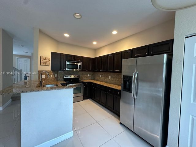 3-bedroom home for rent in Miami - 1026 NE 207th Ter 1026 - MondialRealty