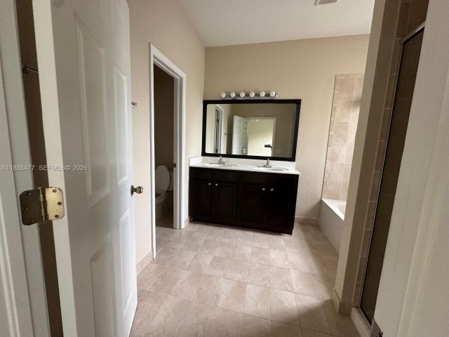 3-bedroom home for rent in Miami - 1026 NE 207th Ter 1026 - MondialRealty