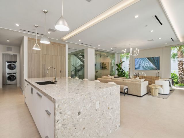 Home for sale at 812 Palm Trail - photo 6678568