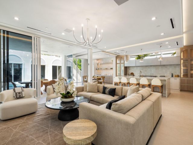 Home for sale at 812 Palm Trail - photo 6678573