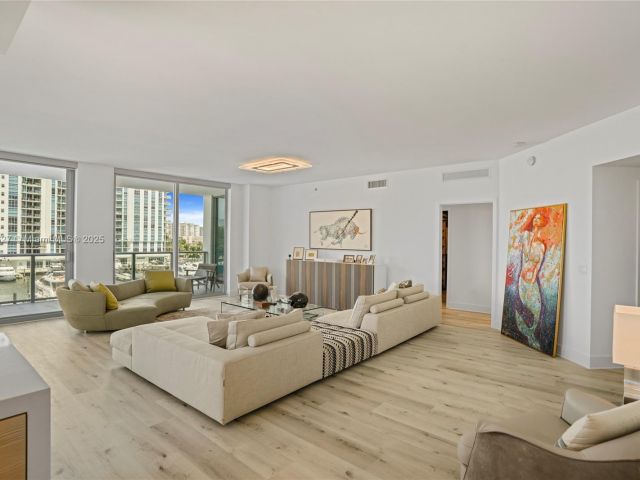 Apartment for sale  Unit #401 - photo 6599747