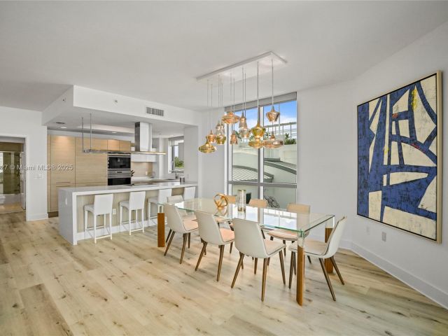 Apartment for sale  Unit #401 - photo 6663586