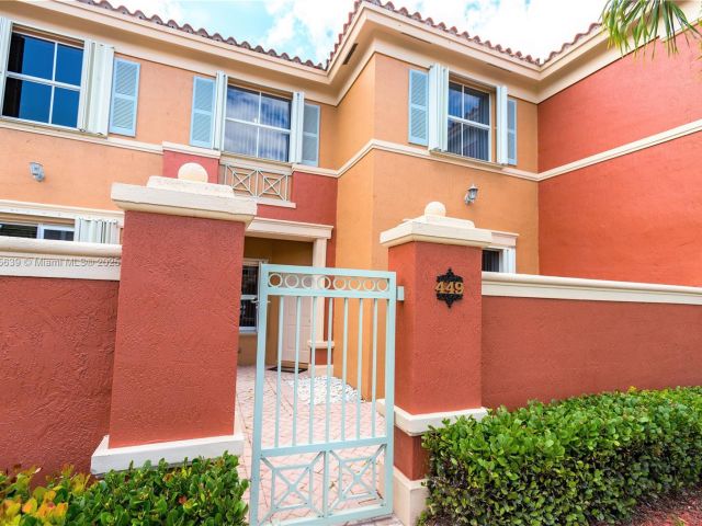 Home for rent at 6202 NW 116th Ave 449 - photo 7437606