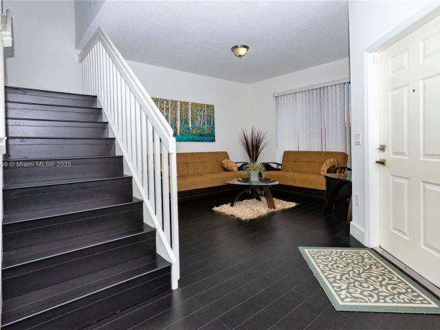 Home for rent at 6202 NW 116th Ave 449 - photo 7437610