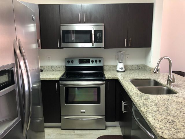 Home for rent at 6202 NW 116th Ave 449 - photo 7437613