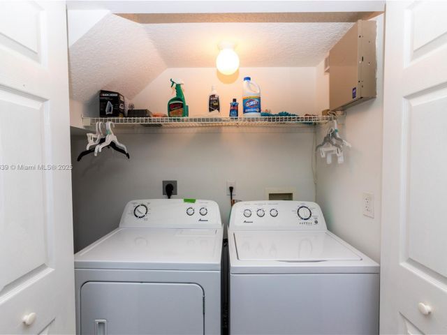 Home for rent at 6202 NW 116th Ave 449 - photo 7437617