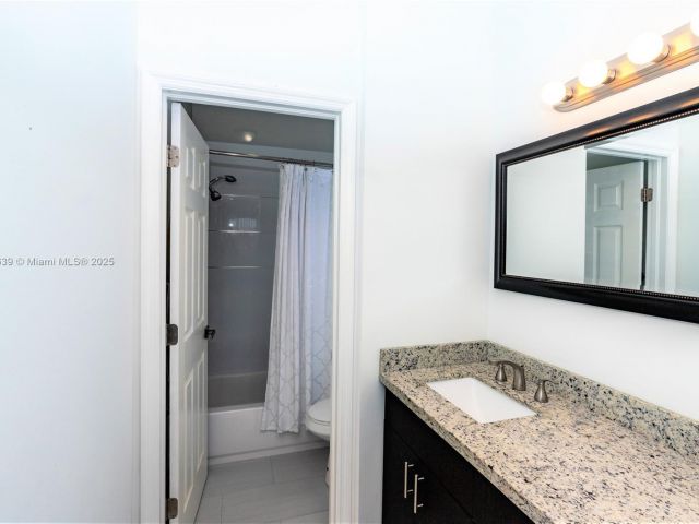 Home for rent at 6202 NW 116th Ave 449 - photo 7437621