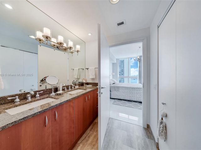 Apartment for sale  Unit #T-3312 - photo 6582227