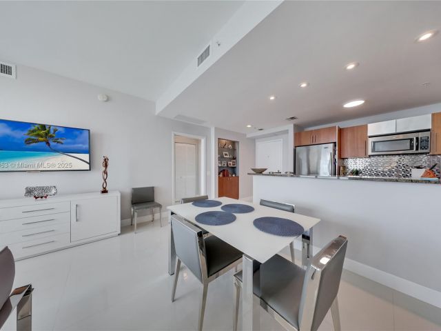 Apartment for sale  Unit #T-3312 - photo 6582232